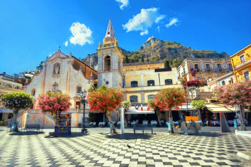 Saint Joseph Kirche am 9. April Square in Taormina. Sizilien,ja