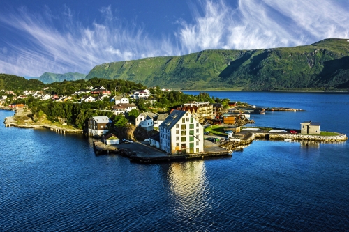 Hafenstadt Ålesund am Eingang zum Geirangerfjord