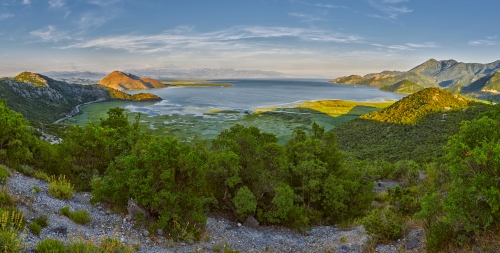 Liqeni i shkodrës: der Skutarisee ist der größte See der Balkanhalbinsel, Montenegro