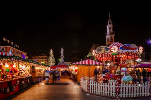 Weihnachtsmarkt in Sterzing nahe Bozen in Südtirol, Italien