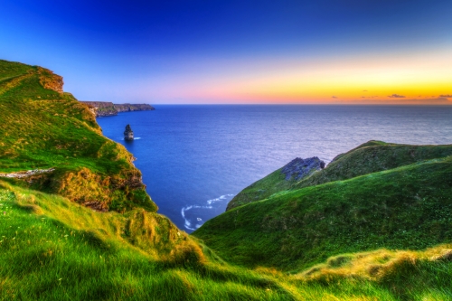 Klippen von Moher bei Sonnenuntergang in Country Clare, Irland