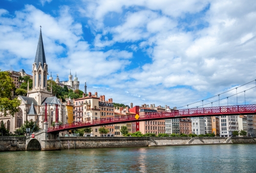 Eglise Saint Georges und das alte Lyon von den Ufern der Saône aus gesehen