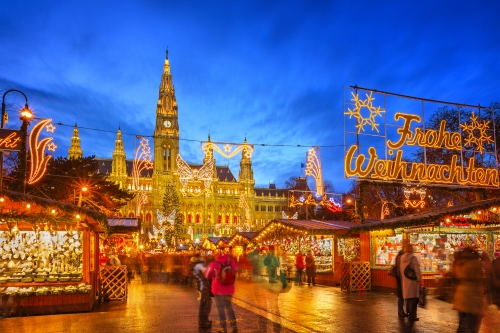 Christkindlmarkt am Rathausplatz in Wien, Österreich