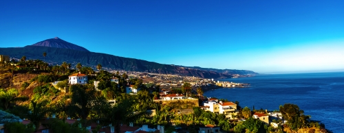 Vulkan Teide und die Hafenstadt Puerto de la Cruz