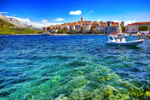 Blick auf die Stadt Korčula auf der gleichnamigen Insel in Dalmatien, Kroatien