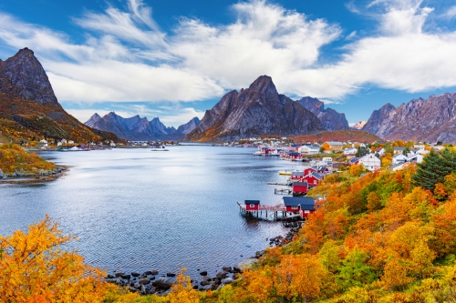 Fischerdorf Reine in den Lofoten, Norwegen