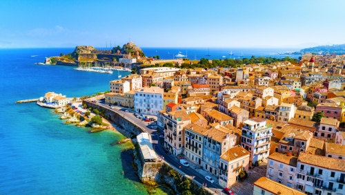 Panoramablick über Kerkyra, der Hauptstadt der griechischen Insel Korfu