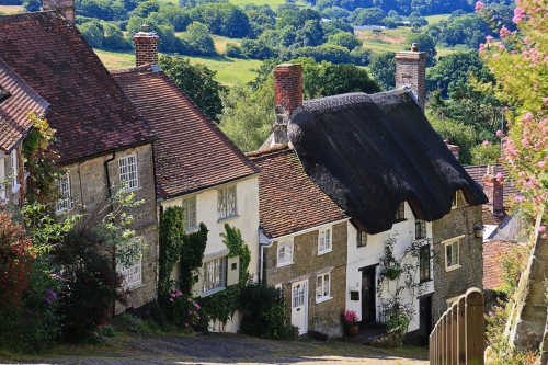 Gold Hill ist eine steile Straße in Shaftesbury in der englischen Grafschaft Dorset, Vereinigtes Königreich