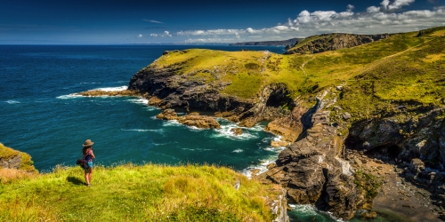 die Küste Cornwalls bei Tintagel Castle, Vereinigtes Königreich