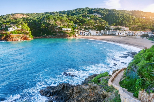 Strand von Sa Riera an der Costa Brava in Katalonien, Spanien