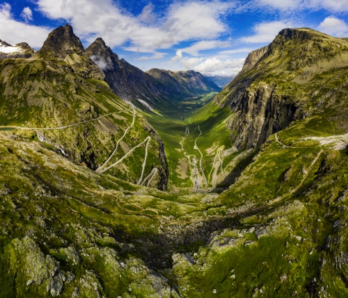 Trollstigen oder Trolls Path: eine Serpentinenstraße in Norwegen