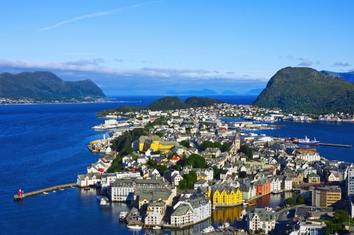 Aksla ist ein Berg in der norwegischen Stadt Ålesund auf der Insel Nørvøy