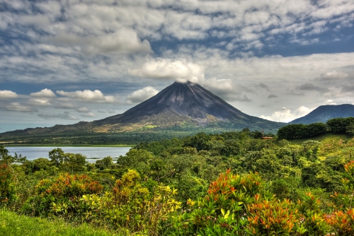 © ferkelraggae - Fotolia Vulkan, Himmel