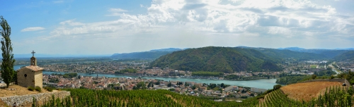 Blick auf Tournon-sur-Rhône und Tain-l