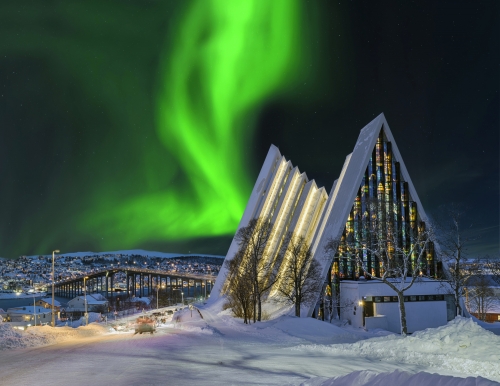 Eismeerkathedrale unter Nordlichtern