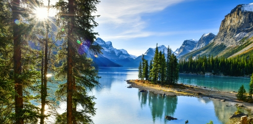 Maligne Lake im Jasper Nationalpark in Alberta, Kanada