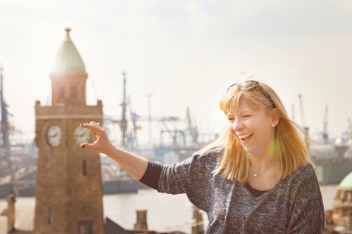 Landungsbrücken in Hamburg bei Sonnenschein