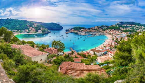 Panoramablick auf Port de Sóller auf Mallorca