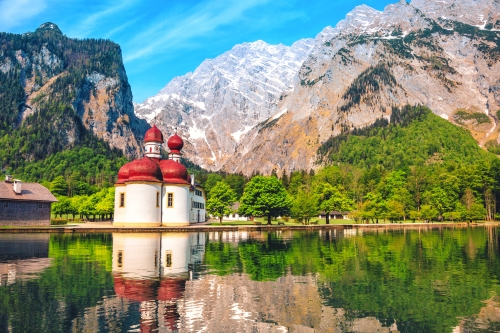 Kirche St. Bartholomä im Königssee in Bayern, Deutschland