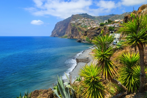 Klippen von Cabo Girão und Câmara de Lobos auf Madeira, Portugal