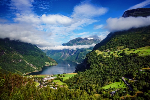 iStock-683319842_Geiranger