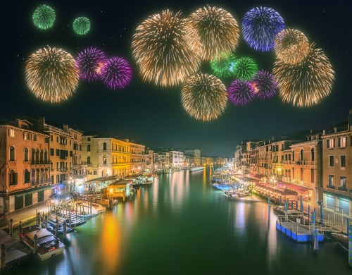 Feuerwerk über dem Canal Grande in Venedig