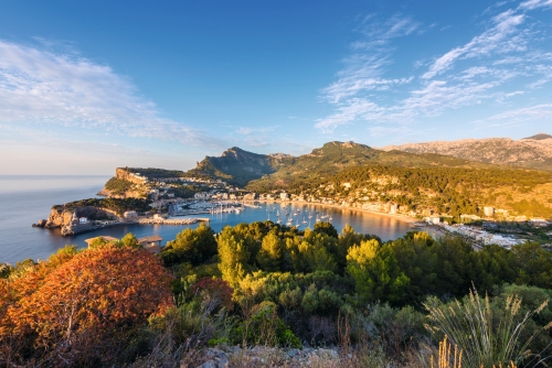 Panoramablick auf Port de Sóller auf Mallorca~1
