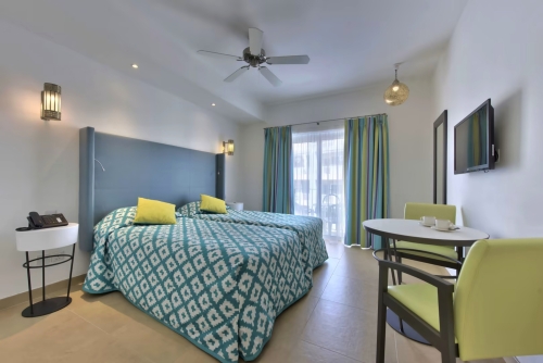 Hotel db San Antonio & Spa