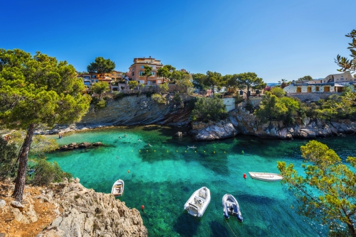 Bucht von Cala Fornells auf Mallorca