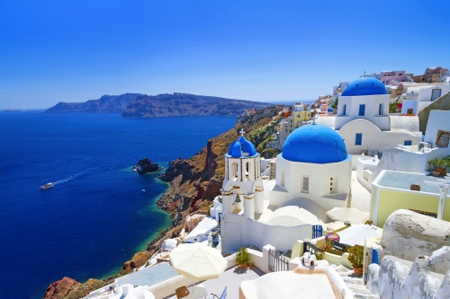 weiße Architektur des Dorfes Oia auf der Insel Santorini