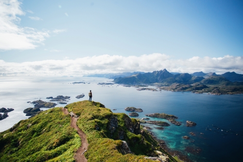 auf einem Gipfel der Lofoten