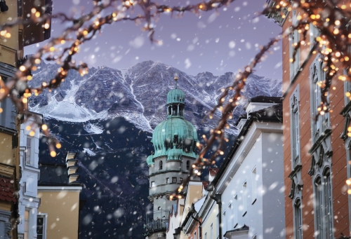 Weihnachtsbeleuchtung im winterlichen Innsbruck