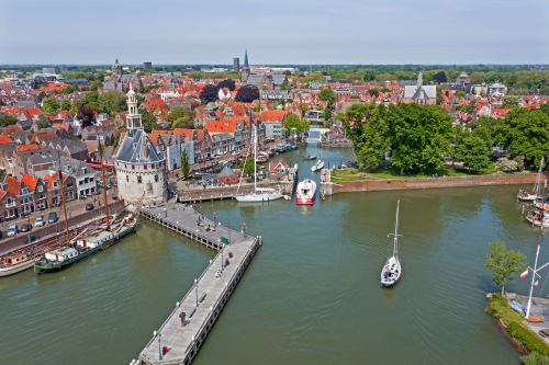 Luftaufnahme der historischen Stadt Hoorn in Nordholland