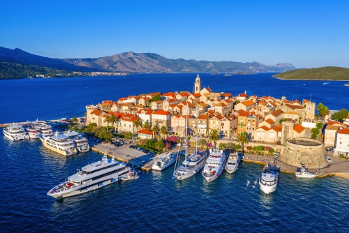 Luftaufnahme der kroatischen Stadt Korcula