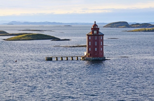Leuchtturm Kjeungskjær vor den Trondheimsfjorden