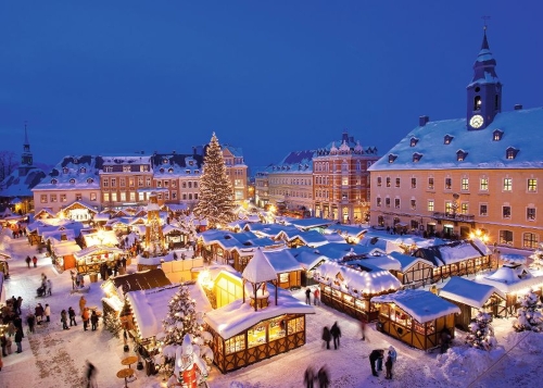 Weihnachtsmarkt in Annaberg-Buchholz im Erzgebirge, Deutschlandµ1~2