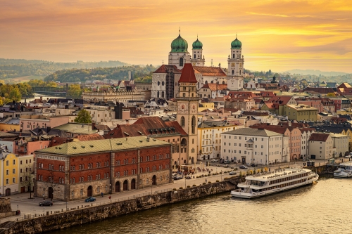 © Harald Schindler - stock.adobe.com Blick auf die Dreiflüssestadt Passau von der Veste Oberhaus