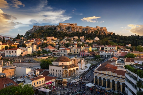 Altstadt Plaka und die Akropolis von Athen