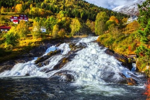 © Wanderers Passion - stock.adobe.com Wasserfälle in Hellesylt
