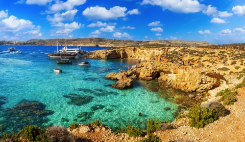 Blaue Lagune auf der Insel Comino