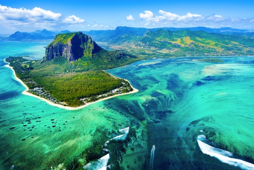 Luftaufnahme des Riffs der Insel Mauritius