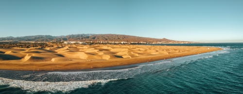 Luftaufnahme der Dünen von Maspalomas auf der Insel Gran Canaria