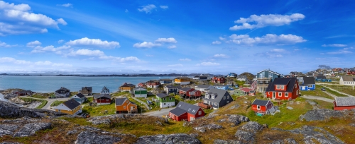 © eskystudio - stock.adobe.com Hauptstadt Nuuk mit bunten Häusern