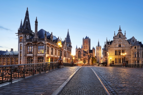 Belgiens historische Stadt Gent bei Sonnenuntergang