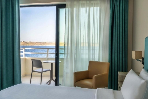 Hotel_Riviera_Spa_Resort_Marfa_Bay