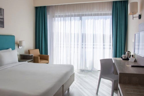 Hotel_Riviera_Spa_Resort_Marfa_Bay