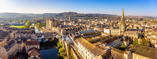 Luftaufnahme der Pulteney-Brücke in Bath, Englandµ4