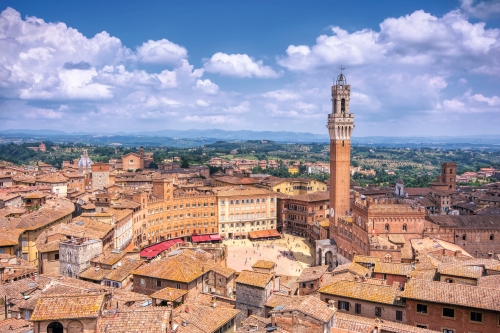 Piazza del Campo und Torre des Mangia in Siena