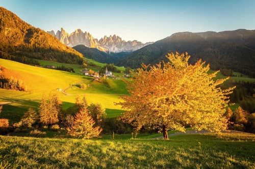 Villnöß im Herbst~1µ1