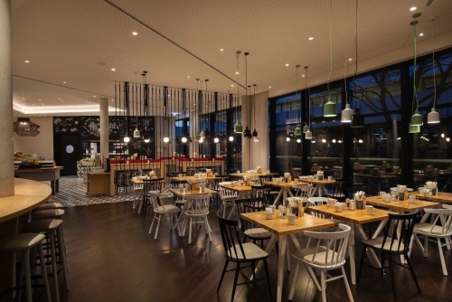 D_Hotel_Hamburg_Holiday_Inn_City_Nord